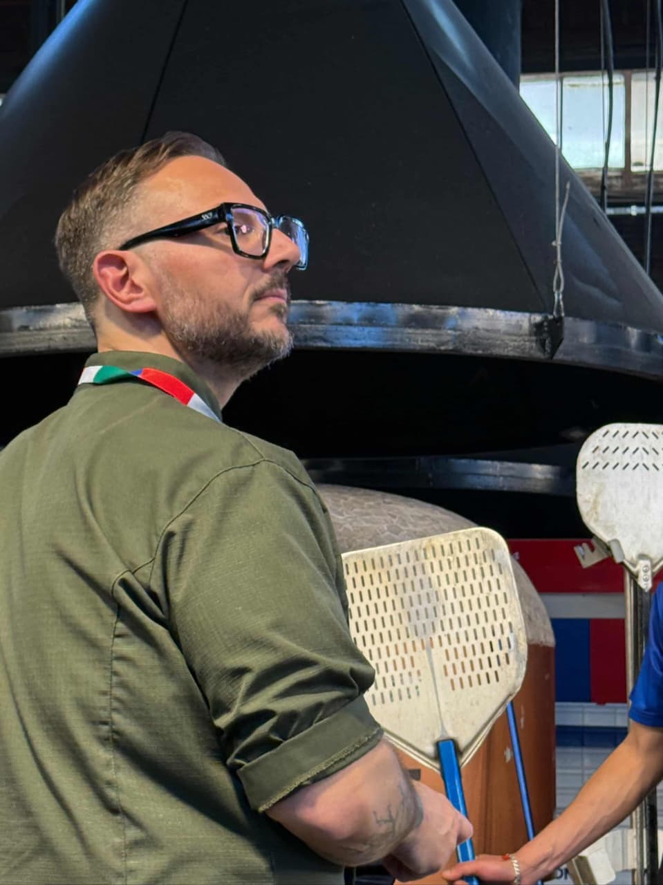 Marcos Di Cesare cocinando